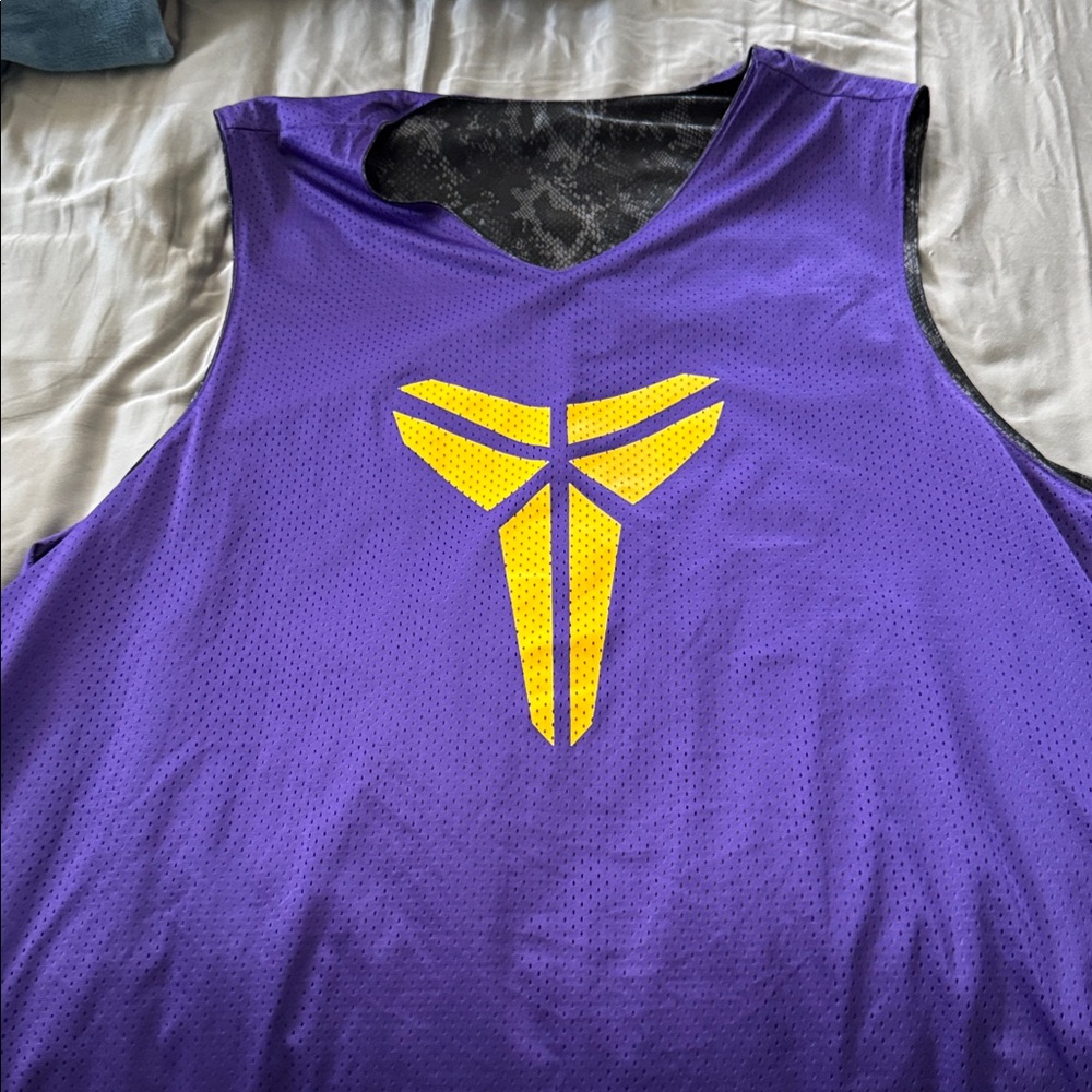 Kobe reversible tank top, lightly used. 3XL - Picture 2 of 2